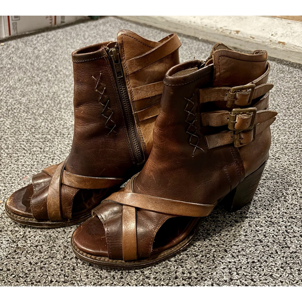 Freebird by Steven Peru Leather Size 9 Mid-Shaft Ankle Open Toe Buckles Brown